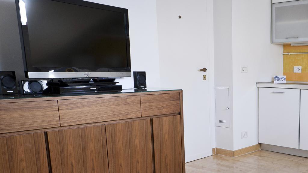 Italianway - Alessi 10 Apartment Милано Екстериор снимка
